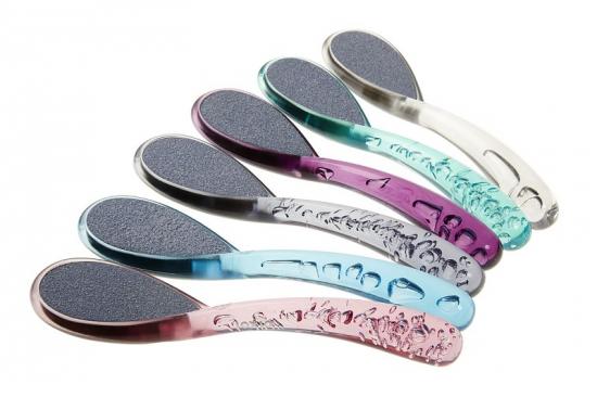 Keramická rašple na starou kůži na nohách